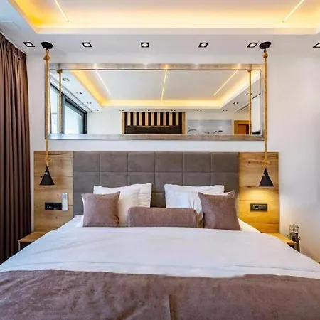 Omega - Four Bedroom With Swimming Pool Rab Town