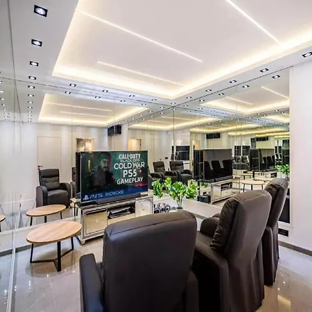 Omega - Four Bedroom With Swimming Pool 라브