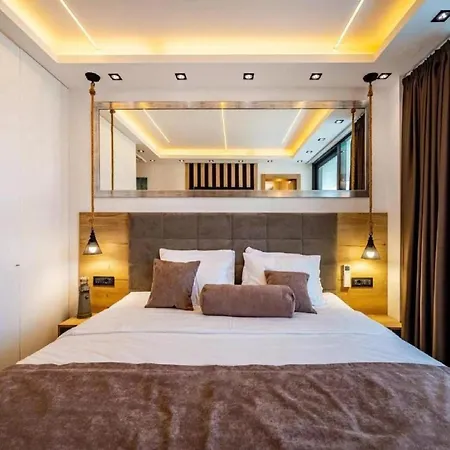 Villa Omega - Four Bedroom With Swimming Pool Rab Town