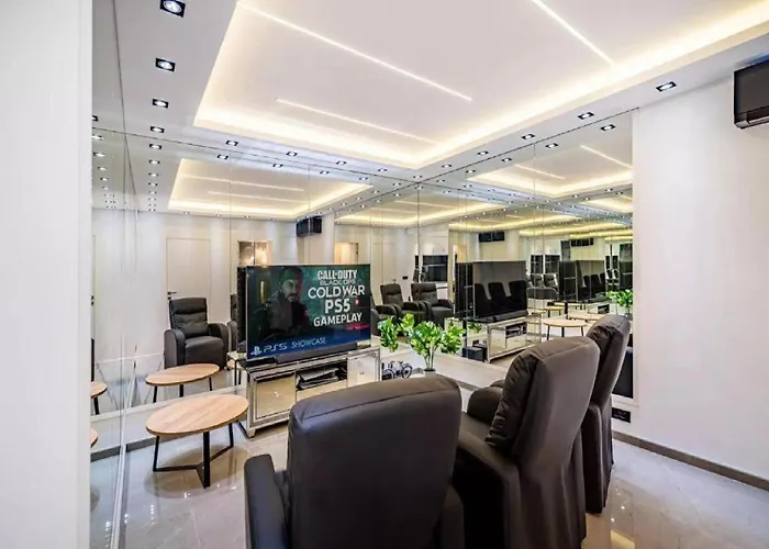 Omega - Four Bedroom With Swimming Pool Rab Town