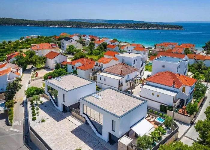 Omega - Four Bedroom With Swimming Pool * Rab Town