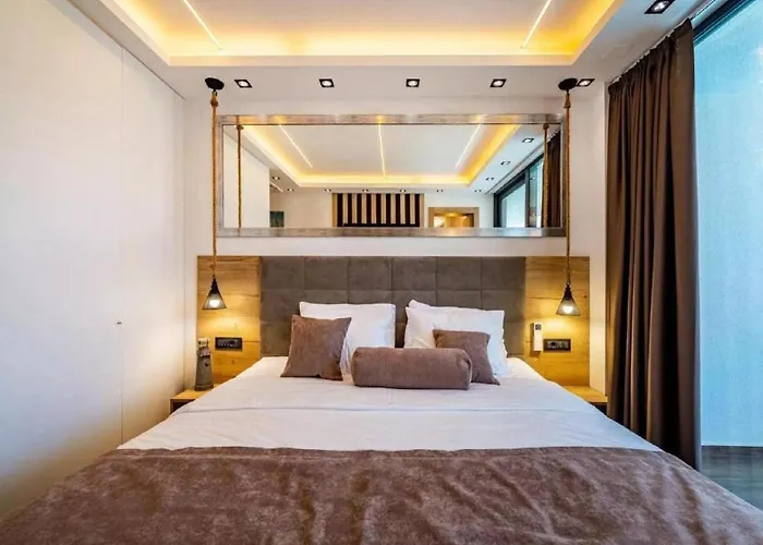 Villa Omega - Four Bedroom With Swimming Pool Rab Town