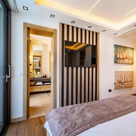 Omega - Four Bedroom With Swimming Pool Vila