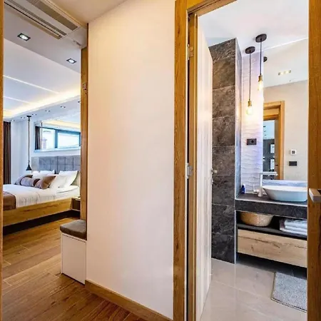 Omega - Four Bedroom With Swimming Pool Vila Rab Town
