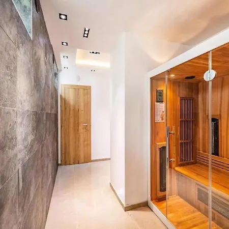 Vila Omega - Four Bedroom With Swimming Pool *